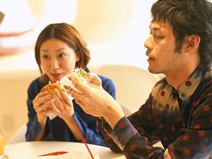 表参道店での手作り指輪体験 – 自分だけの特別な結婚指輪を作る